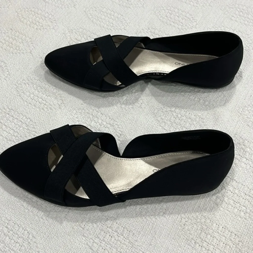 Bandolino black flats, pointed toe,‎ crisscross strap women’s 9.5 shoes 9 1/2 - Picture 4 of 9